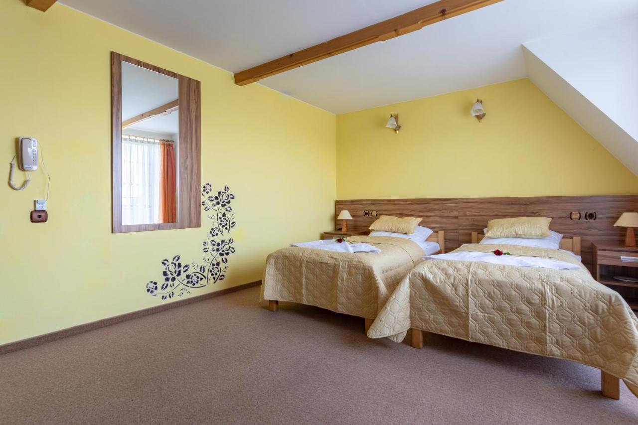 Hotel Goralski Raj Nowy Targ Esterno foto